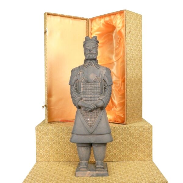 General - Xian Chinese soldier statuette in terracotta - Xian warrior statues -