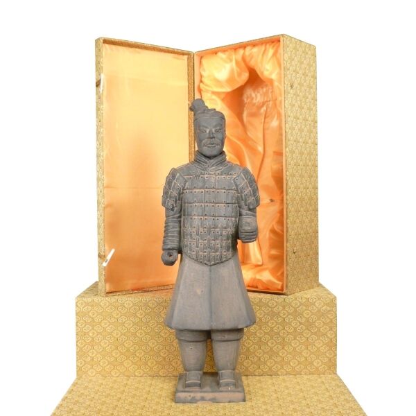 Infantryman - čínská soška vojáka Xian v čínské terakotě