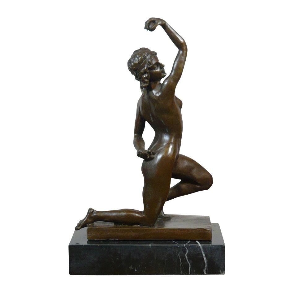 Roman practicing ball game - Bronze sculpture
