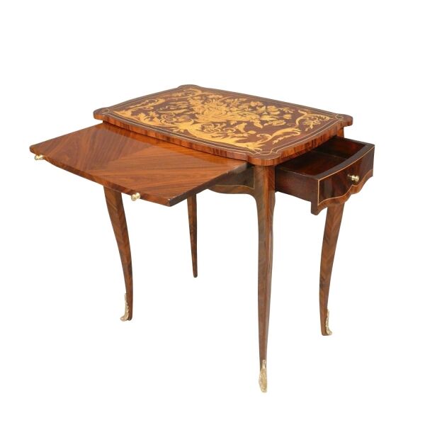 Louis XV pöytä