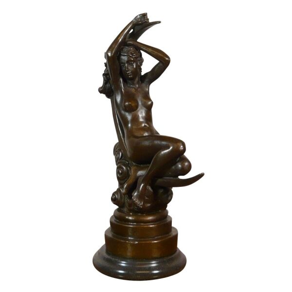 Diane sur un croissant de Lune - sculpture en bronze femme
