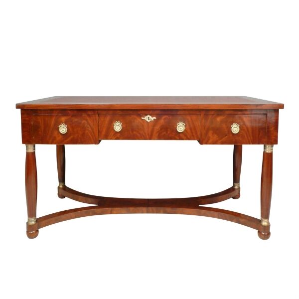 Mesa de mogno do período Império