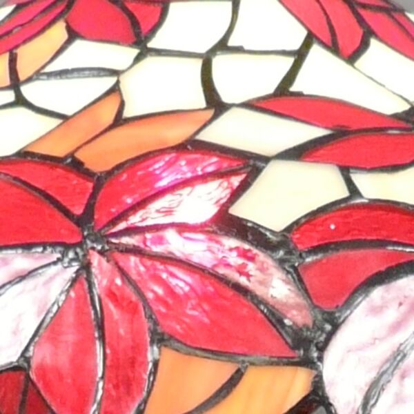 Lampe Tiffany pied femme couleur bronze 3 Lampe Tiffany avec une statue de femme