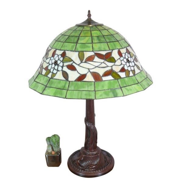 Lampe Tiffany vitrail vert blanc et rouge 3 Lampe Tiffany