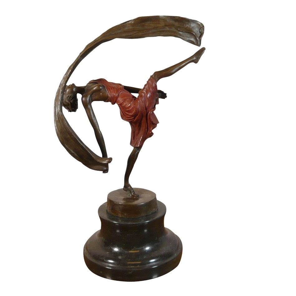 Statue en bronze - La danseuse au voile 3 Statue en bronze d'une danseuse. Sculpture art déco -