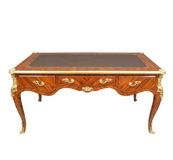 Bureau Louis XV en palissandre 4 Bureau Louis XV en palissandre et bronzes dorés