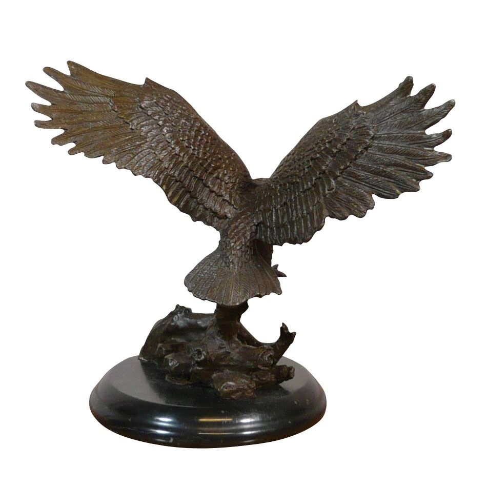 Statue en bronze d'un aigle se posant 2 Statue en bronze d'un aigle se posant - sculptures d'oiseaux