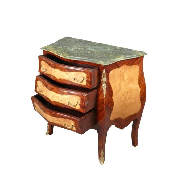 Commode Louis XV qui s'ouvre par 3 tiroirs 4 Commode Louis XV trois tiroirs - Meuble style Louis XV