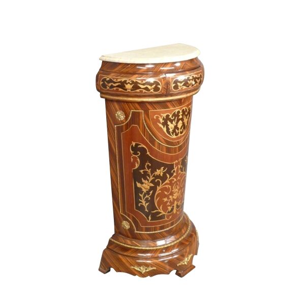 Meuble d'appui de style Louis XV 3 Meuble d'appui de style Louis XV en forme de colonne