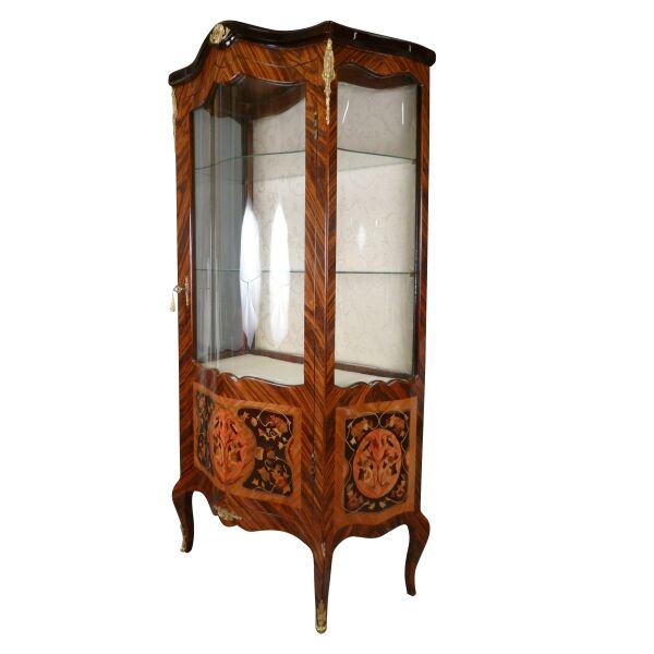 Vitrine Louis XV en marqueterie 3 Vitrine style Louis 15 en marqueterie