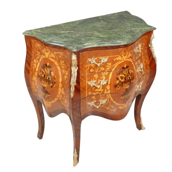 Commode galbée Louis XV 2 Commode Louis XV et meubles de rangement pour la chambre